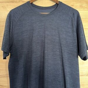 Basically new XL Lululemon shirt